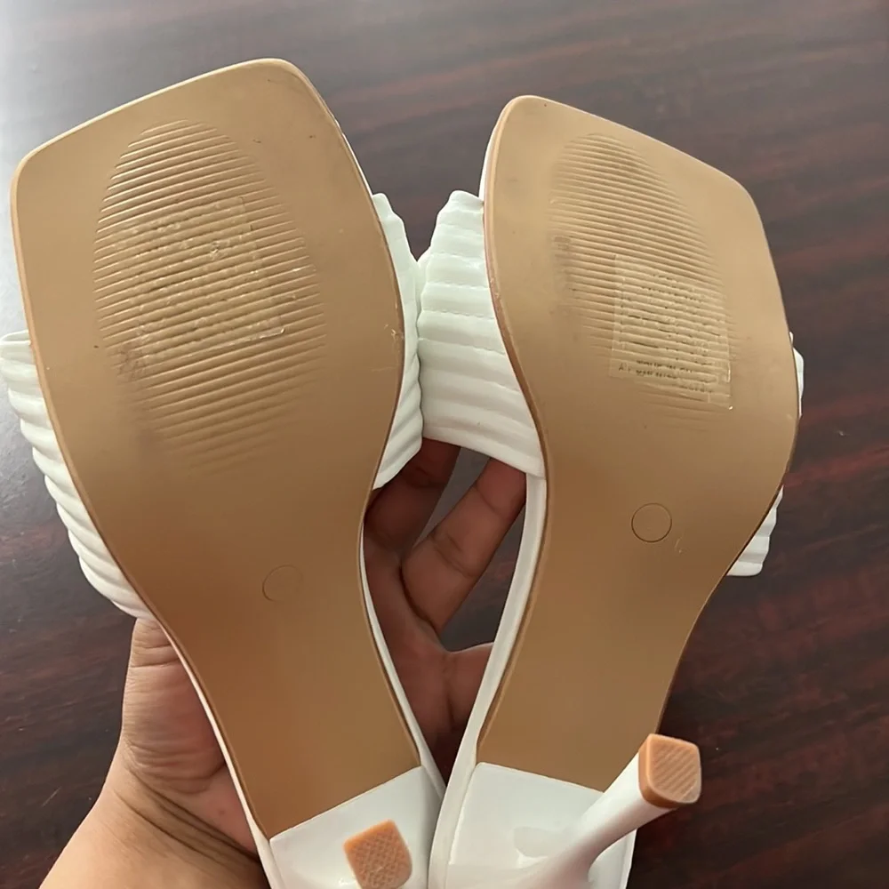 Shoes - Picture 4 of 4
